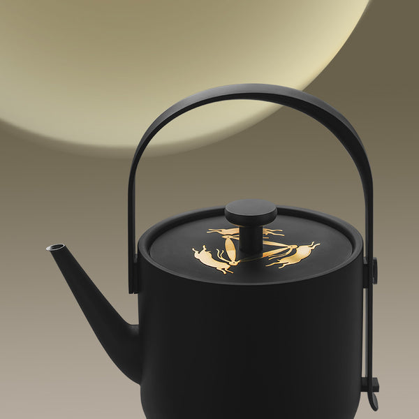 Teawith Kettle · Three-hare · Charcoal Black